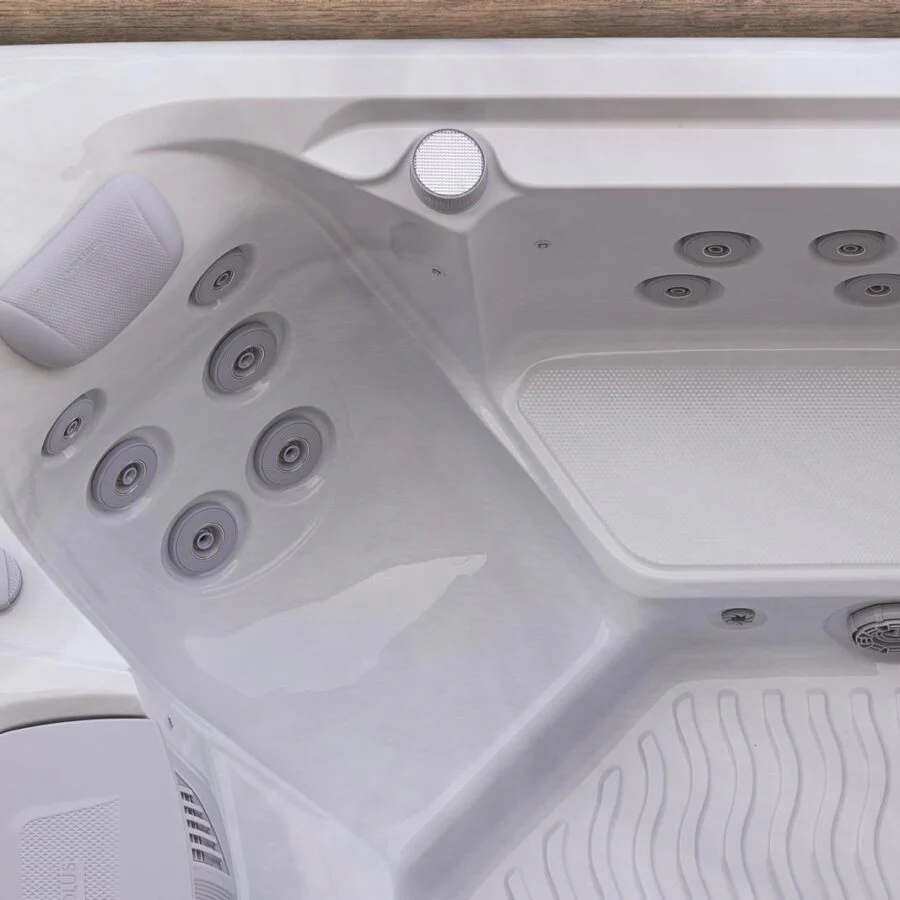Aquasolus The Brook Hot Tub - Image 4