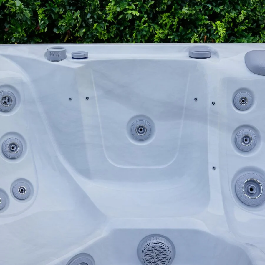 Aquasolus The Zephyr Hot Tub - Image 3