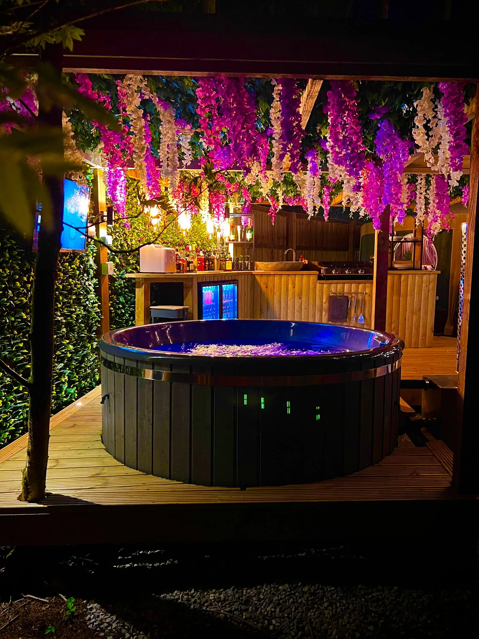 Outdoor Living Elite Hot Tub - Image 10