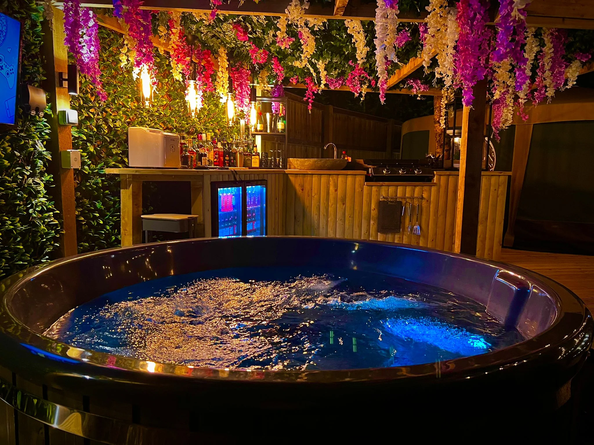 Outdoor Living Elite Hot Tub - Image 6