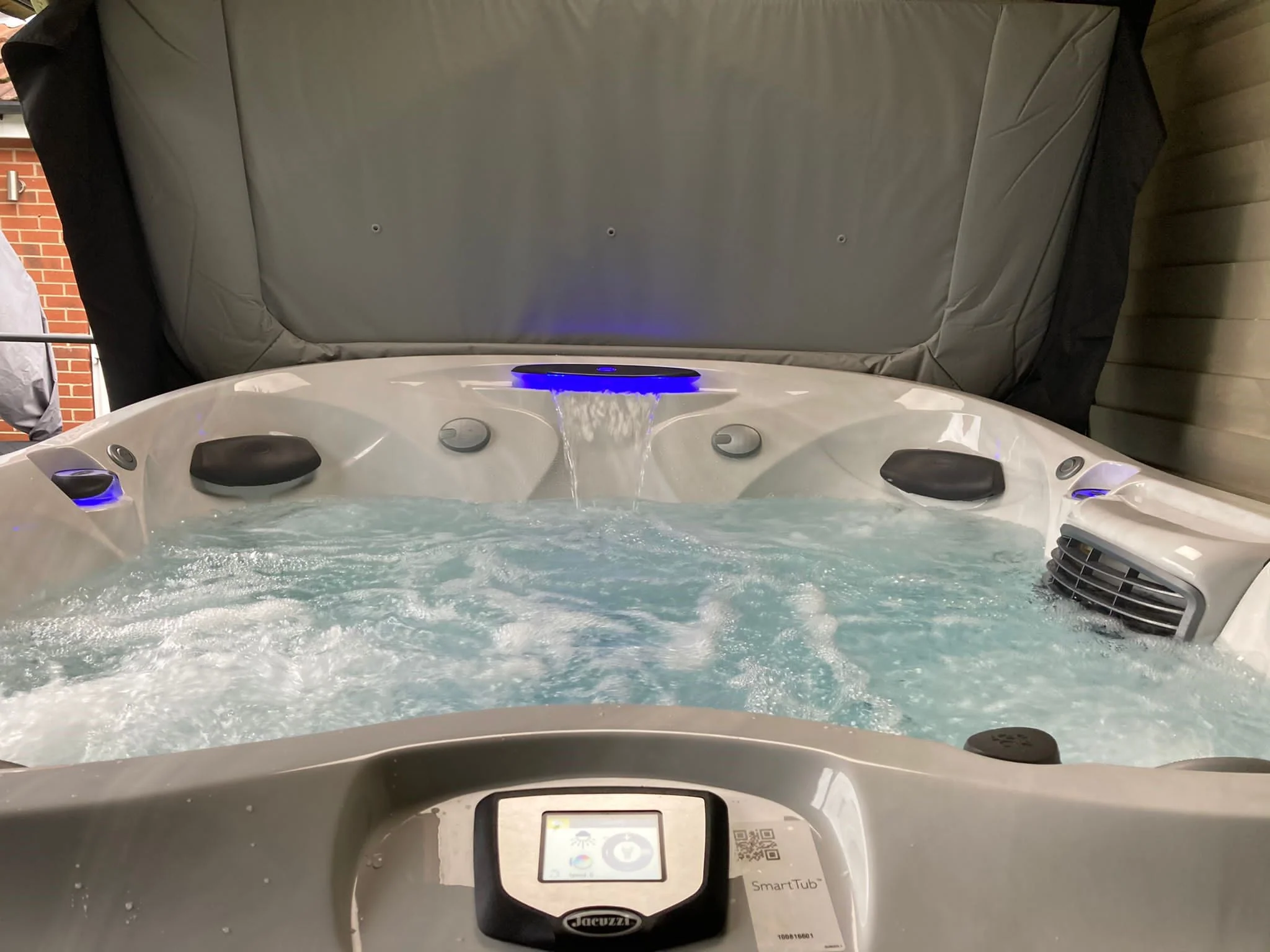 Jacuzzi® J435IP™ Hot Tub - Image 10