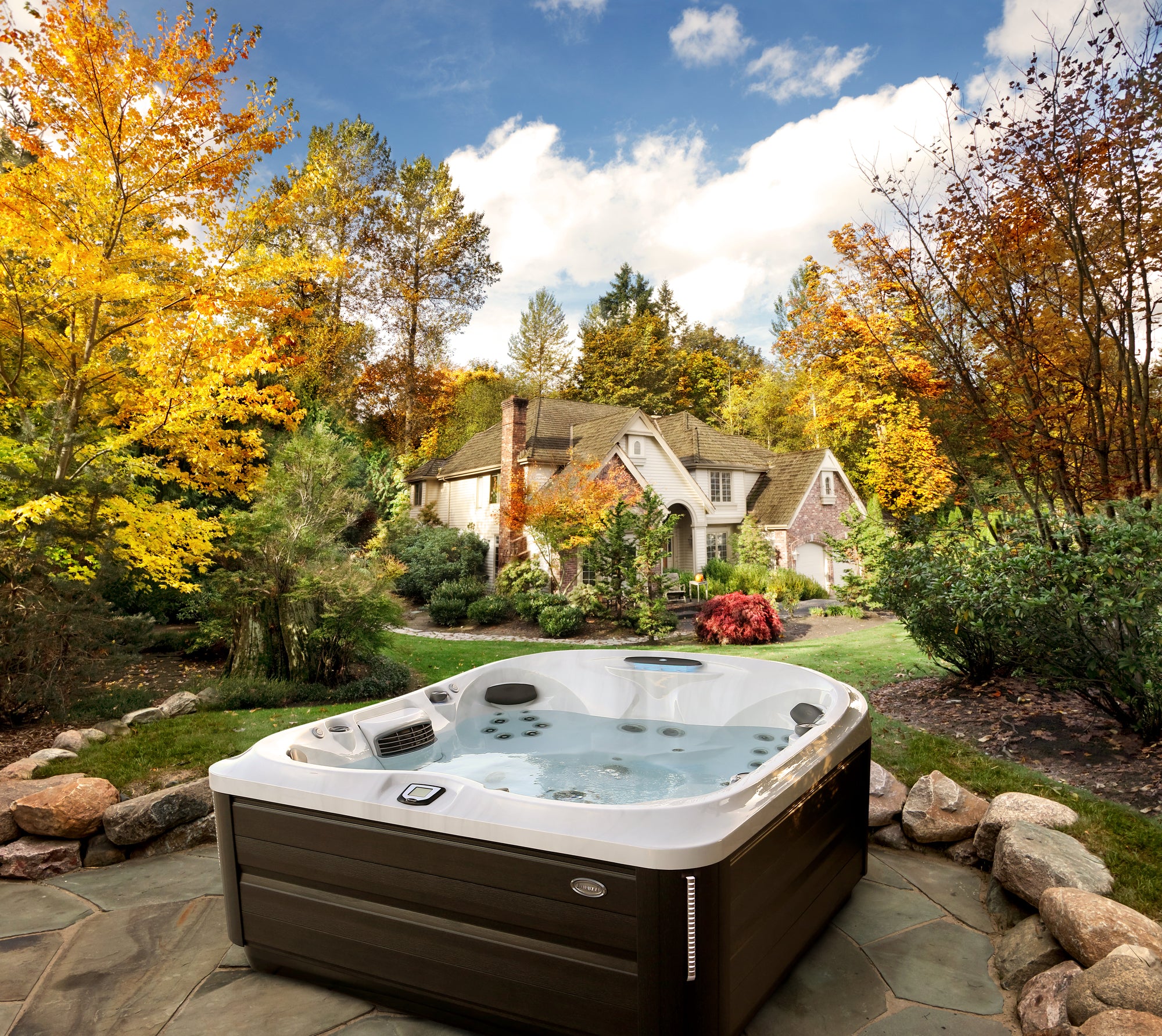 Jacuzzi® J485IP™ Hot Tub - Image 4