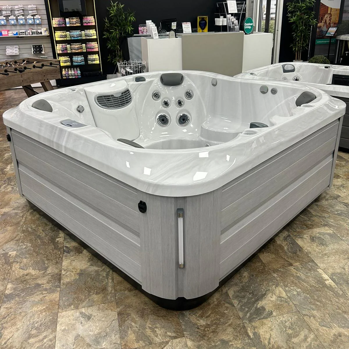 Jacuzzi® J335 Hot Tub - Image 3