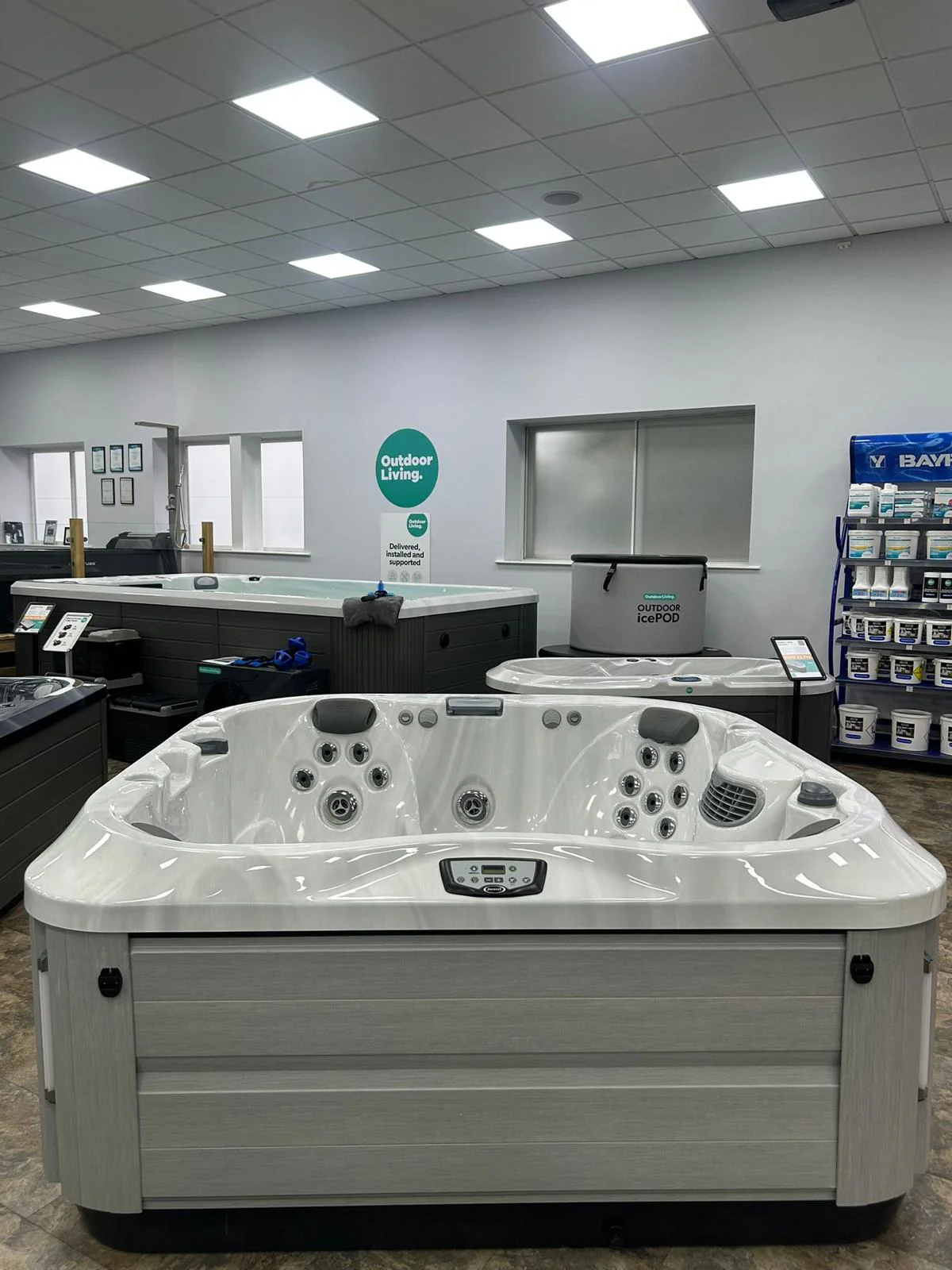 Jacuzzi® J335 Hot Tub - Image 8