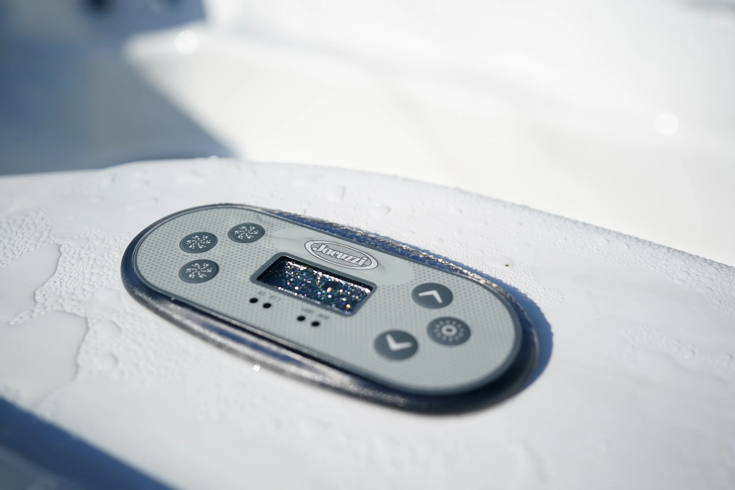 Jacuzzi® PowerActive™ J-19™ Swim Spa - Image 9