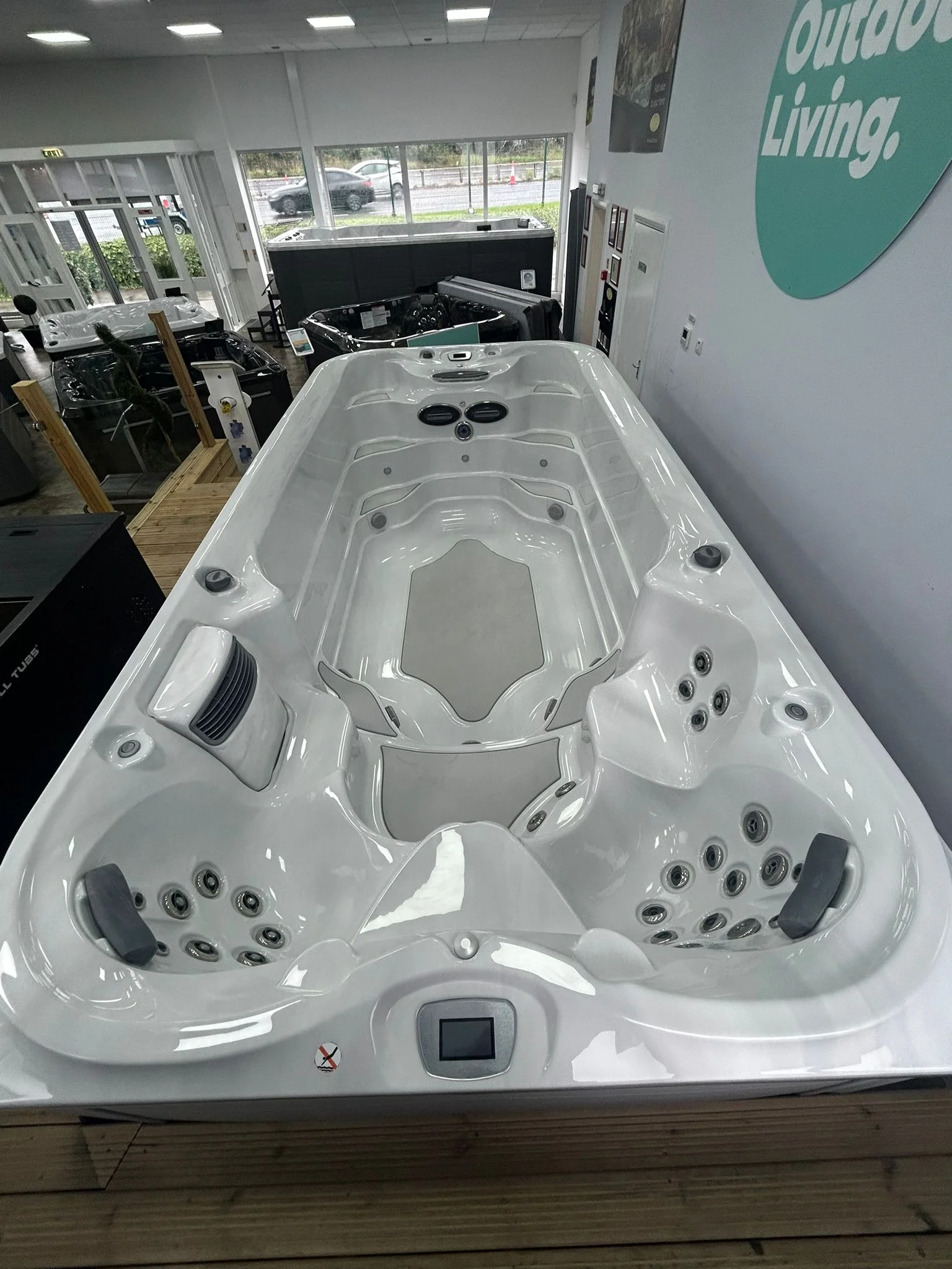 Jacuzzi® PowerPro™ J-16™ Swim Spa - Image 3