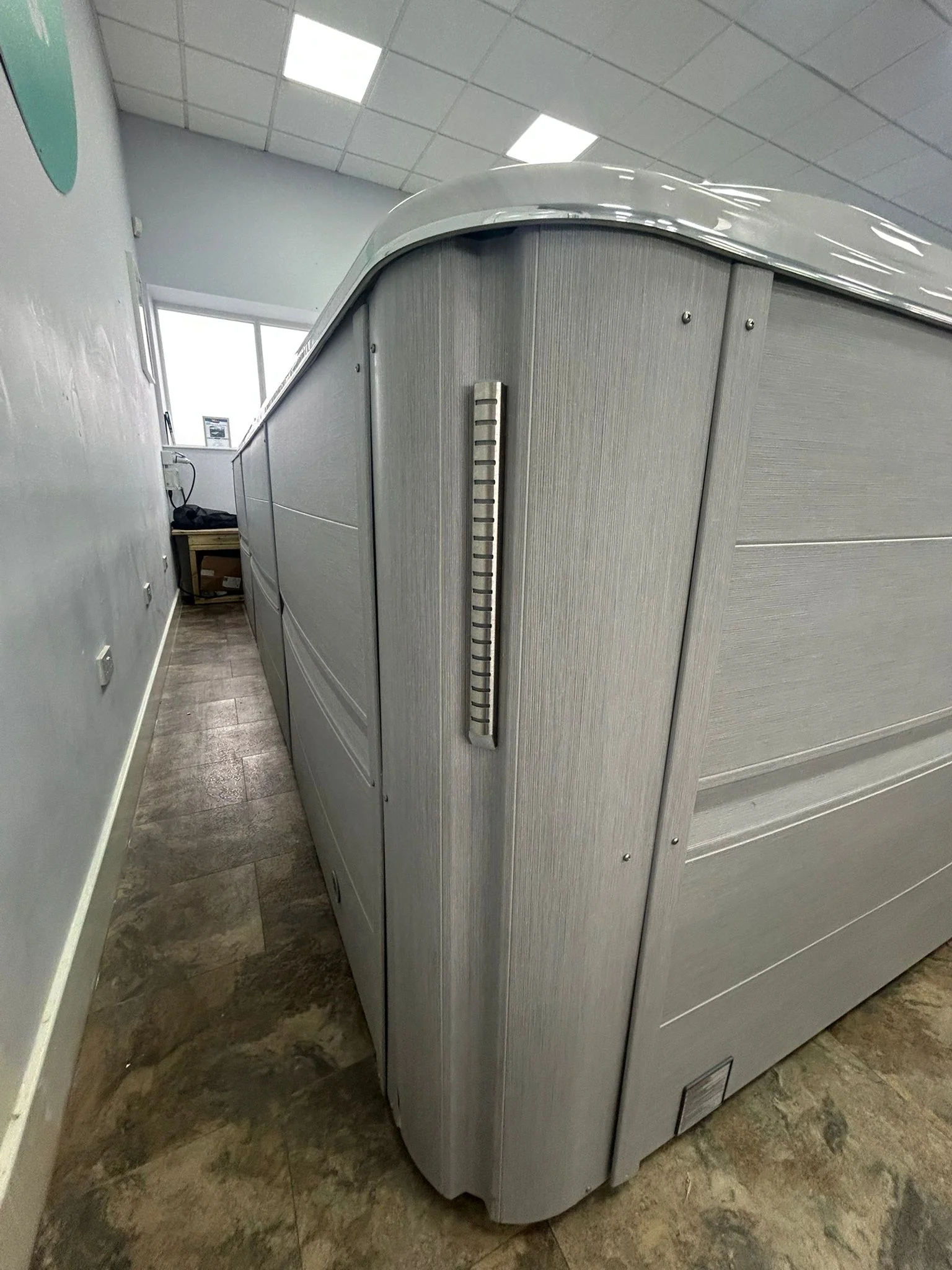 Jacuzzi® PowerPro™ J-16™ Swim Spa - Image 6