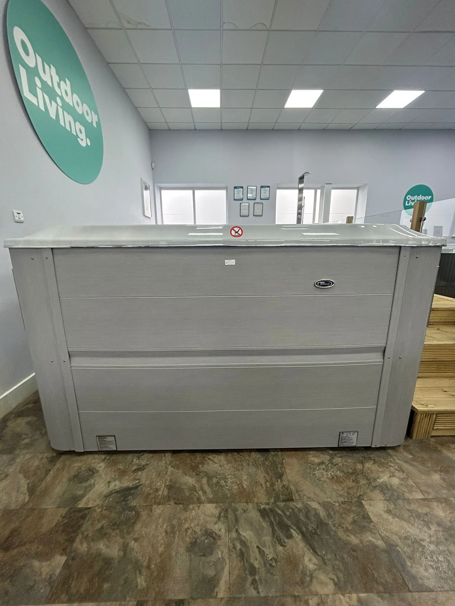 Jacuzzi® PowerPro™ J-16™ Swim Spa - Image 8