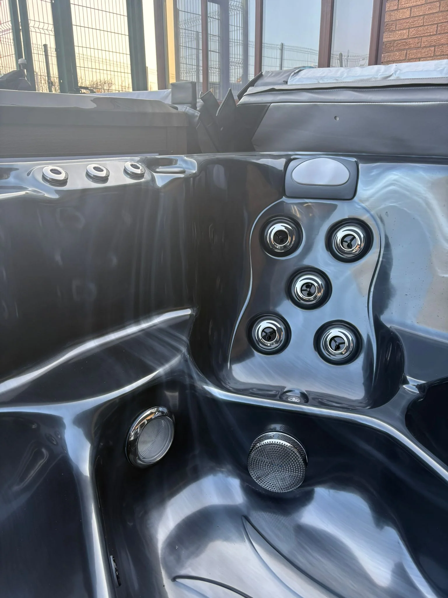 Outdoor Living Reef Hot Tub - Image 5