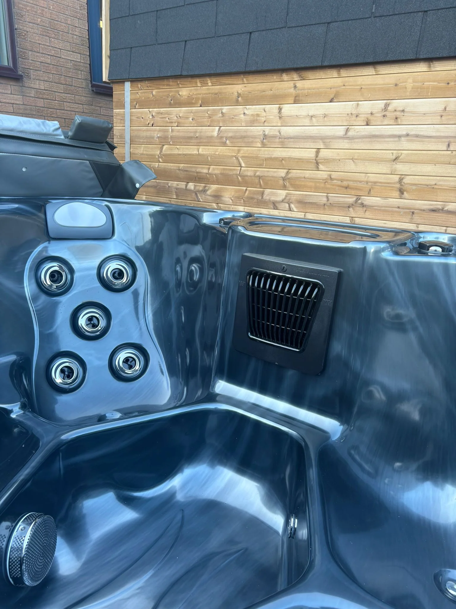 Outdoor Living Reef Hot Tub - Image 6
