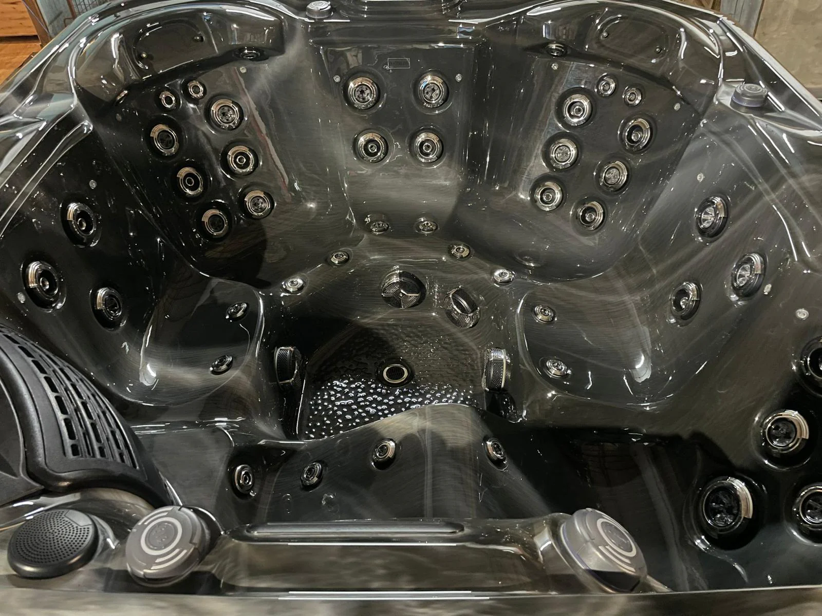 Platinum Spas Santorini Hot Tub - Image 4