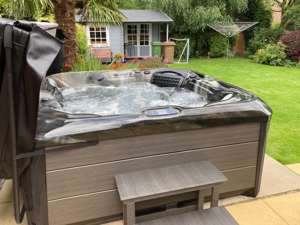 Platinum Spas Santorini Hot Tub - Image 25