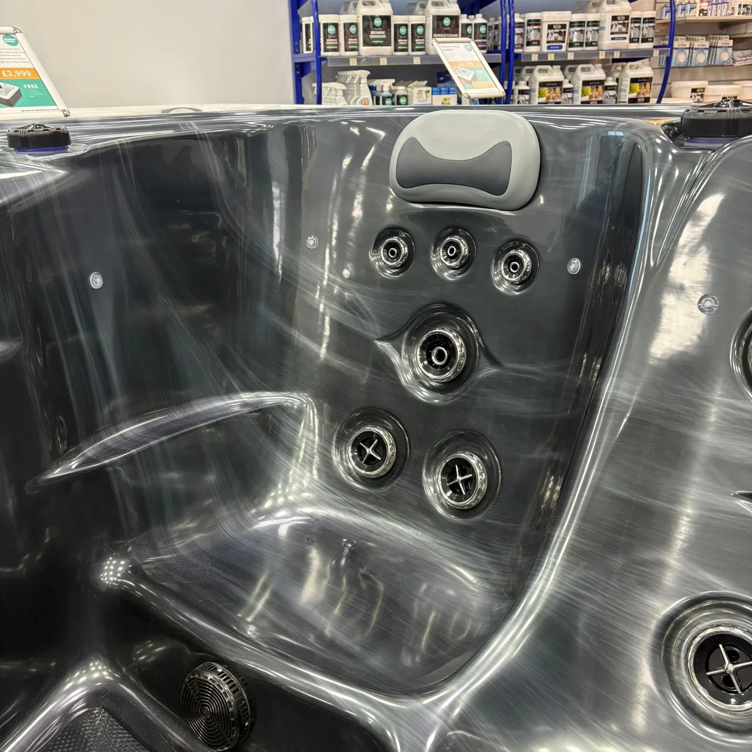 Platinum Spas Tahiti Hot Tub - Image 3