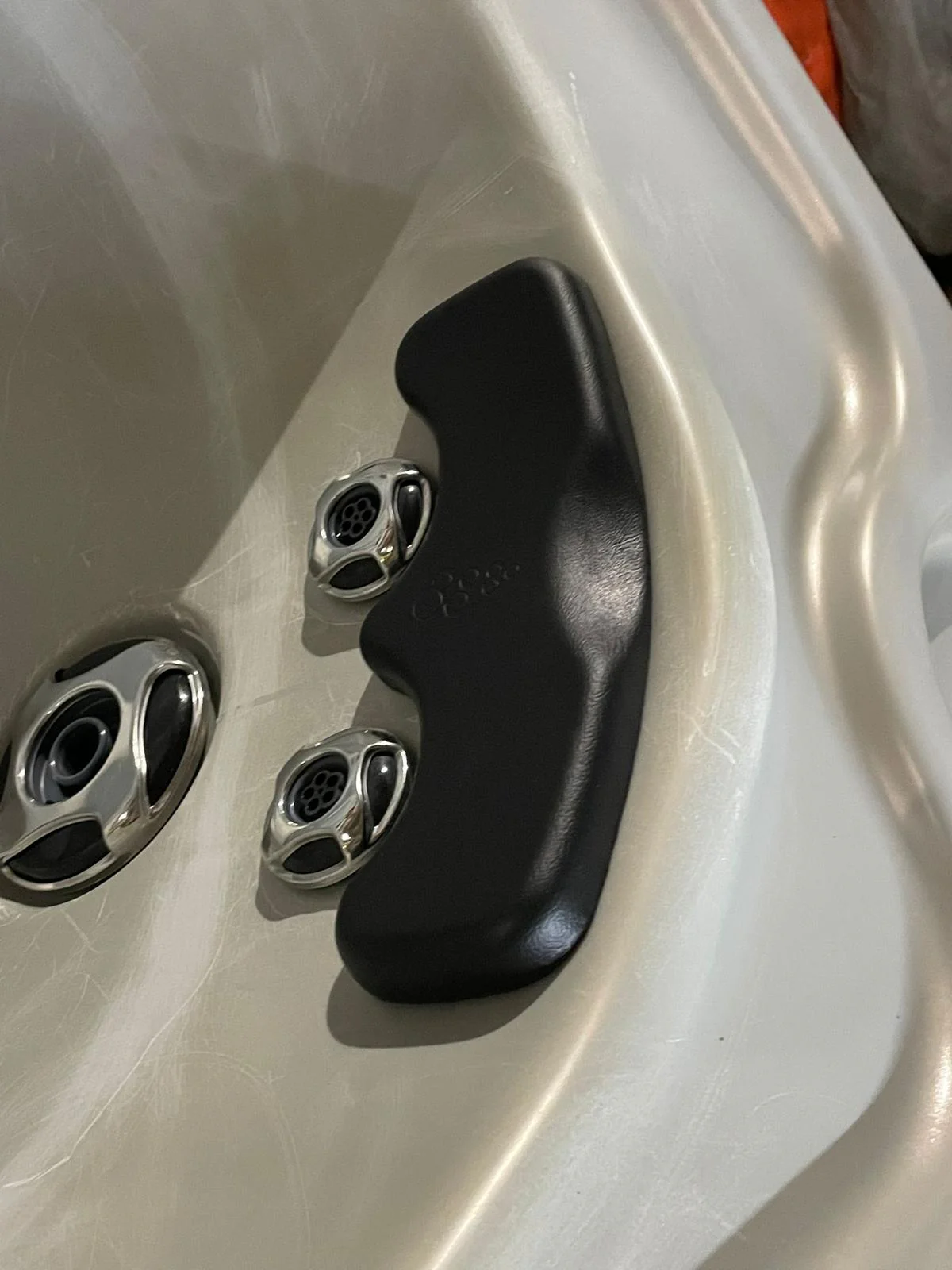 Viking Spa Royale Hot Tub - Image 3